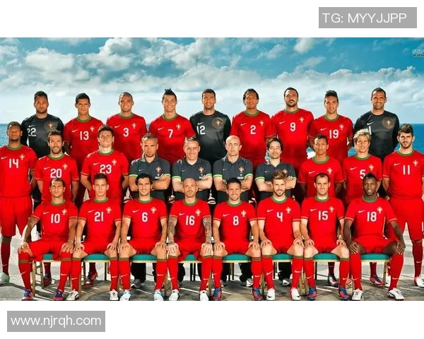 最新足球明星图片分享与解析让你领略球场风采与个人魅力